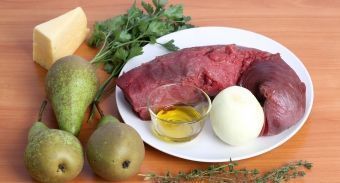 Рулет из говядины с грушами и сыром — инструкция по приготовлению, шаг 1
