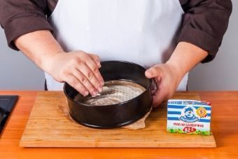 Шоколадная шарлотка с яблоками — инструкция по приготовлению, шаг 2