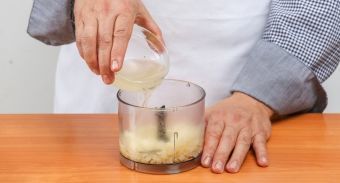 Зеленые щи с креветками — инструкция по приготовлению, шаг 5