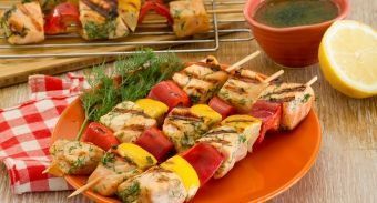 Шашлык из семги с лимонным соусом — инструкция по приготовлению, шаг 8