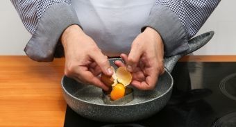 Сердечки из яиц — инструкция по приготовлению, шаг 7