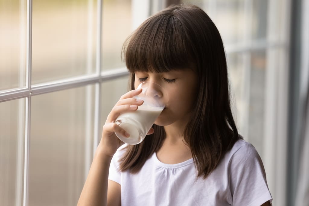 Польза кефира перед сном