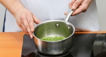 Оливье с шампиньонами — инструкция по приготовлению, шаг 5