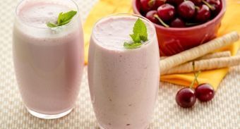 Вишневый молочный коктейль — инструкция по приготовлению, шаг 4