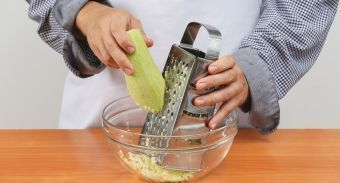 Драники из кабачков — инструкция по приготовлению, шаг 3