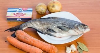 Лещ в фольге — инструкция по приготовлению, шаг 1