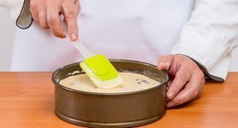 Пирог с персиками и вишней — инструкция по приготовлению, шаг 4