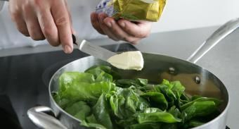 Вареники с творогом и зеленью — инструкция по приготовлению, шаг 1