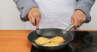 Драники из кабачков — инструкция по приготовлению, шаг 5