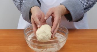 Пицца с копченой курицей и ананасами — инструкция по приготовлению, шаг 4