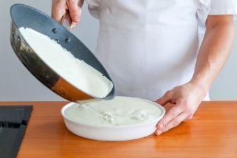 Куриные грудки, запеченные в соусе бешамель — инструкция по приготовлению, шаг 5