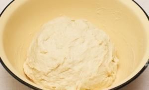 Дрожжевые булочки с корицей и сахаром — инструкция по приготовлению, шаг 6