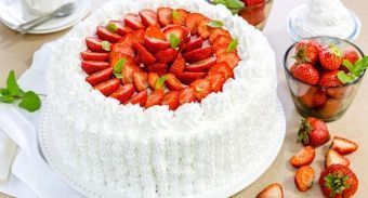 Бисквитный торт с клубничным муссом — инструкция по приготовлению, шаг 9