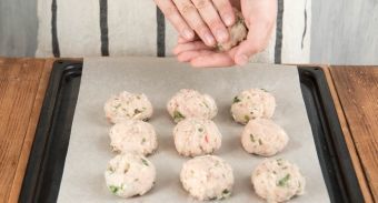 Куриные котлеты с оригинальным соусом — инструкция по приготовлению, шаг 4