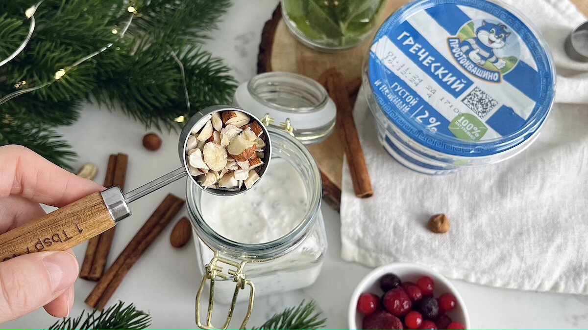 Ленивая овсянка с семенами чиа и ягодами — инструкция по приготовлению, шаг 2