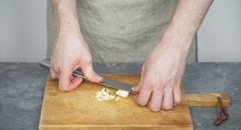 Свиной шашлык в беконе — инструкция по приготовлению, шаг 3