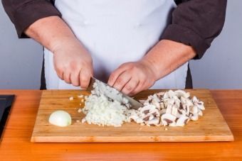 Куриный суп с шампиньонами — инструкция по приготовлению, шаг 3