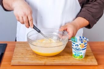 Пирог с изюмом на сметане — инструкция по приготовлению, шаг 7