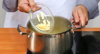 Суп с мясными клецками — инструкция по приготовлению, шаг 3