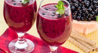 Молочный коктейль с черной смородиной — инструкция по приготовлению, шаг 4