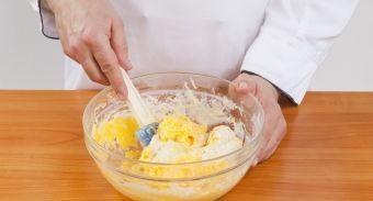 Сдобный кулич — инструкция по приготовлению, шаг 3