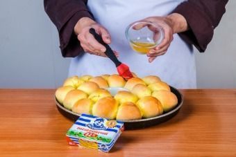 Маленькие булочки с сырным соусом — инструкция по приготовлению, шаг 7