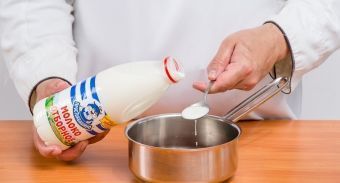 Вишневый молочный коктейль — инструкция по приготовлению, шаг 2