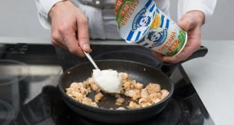 Блинчики с курицей — инструкция по приготовлению, шаг 4