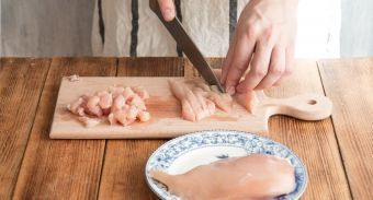 Куриные котлеты с сыром тофу — инструкция по приготовлению, шаг 2