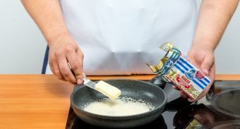 Булочки со сливами — инструкция по приготовлению, шаг 3