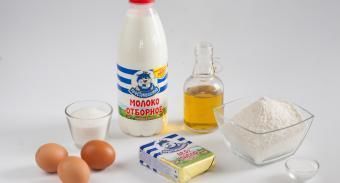 Классические блины на молоке — инструкция по приготовлению, шаг 1