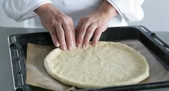 Домашняя пицца — инструкция по приготовлению, шаг 2