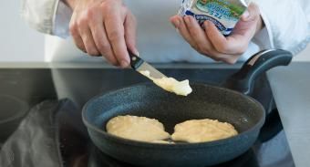 Оладьи с сыром — инструкция по приготовлению, шаг 2