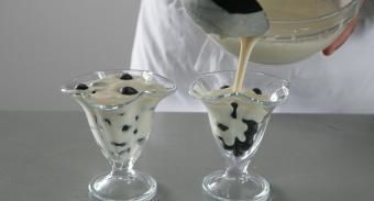 Чернично-сметанное желе — инструкция по приготовлению, шаг 4