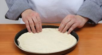 Пицца с копченой курицей и ананасами — инструкция по приготовлению, шаг 5