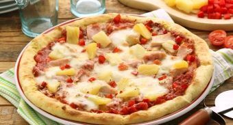 Пицца с копченой курицей и ананасами — инструкция по приготовлению, шаг 7