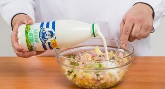 Окрошка на кефире с минералкой — инструкция по приготовлению, шаг 4