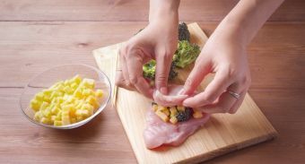 Рулеты из индейки с брокколи и сыром — инструкция по приготовлению, шаг 5