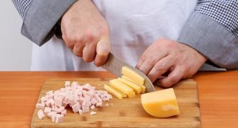 Мешочки с сыром и ветчиной — инструкция по приготовлению, шаг 4