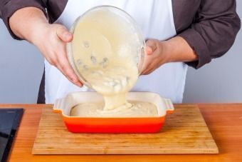 Пирог с изюмом на сметане — инструкция по приготовлению, шаг 9