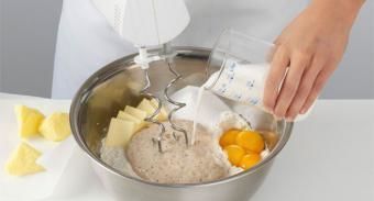 Пончики с повидлом — инструкция по приготовлению, шаг 1