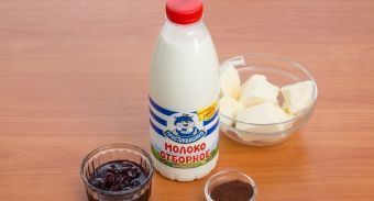 Вишневый молочный коктейль — инструкция по приготовлению, шаг 1