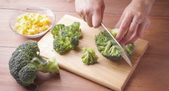 Рулеты из индейки с брокколи и сыром — инструкция по приготовлению, шаг 4