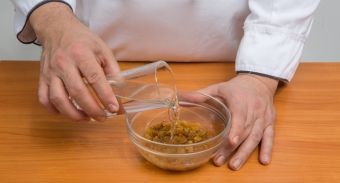 Классическая ватрушка — инструкция по приготовлению, шаг 2