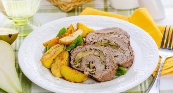 Рулет из говядины с грушами и сыром — инструкция по приготовлению, шаг 6