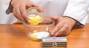 Творожный рулет с орехами — инструкция по приготовлению, шаг 2