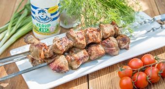 Свиной шашлык в беконе — инструкция по приготовлению, шаг 8