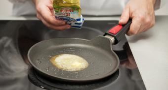 Блинчики на ряженке — инструкция по приготовлению, шаг 2