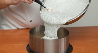 Бисквитный торт с цитрусовым суфле с маком — инструкция по приготовлению, шаг 6