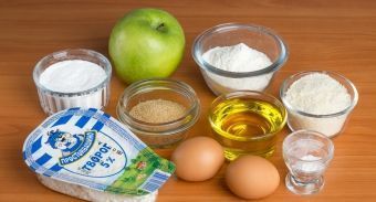 Сырники с яблоком — инструкция по приготовлению, шаг 1